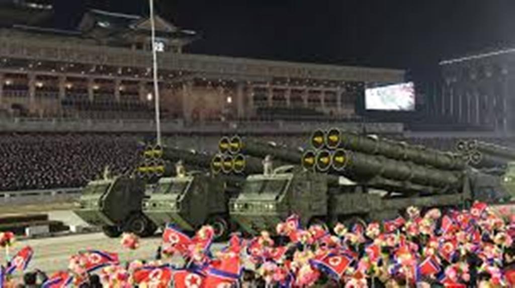 Corée du Nord: parade militaire avec un missile balistique avant l'investiture de Biden