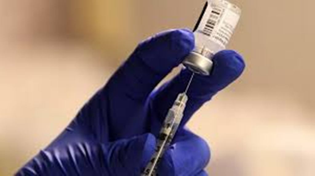 Covid-19: face aux retards de Pfizer, les provinces du Canada espacent les vaccinations