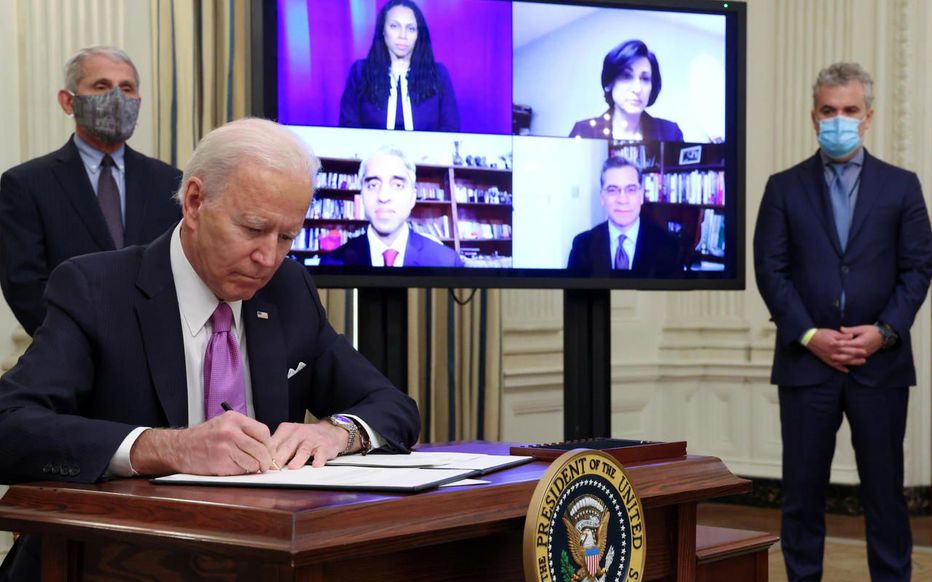 États-Unis: Biden signe des décrets sur la couverture santé et sur l’accès à l’avortement