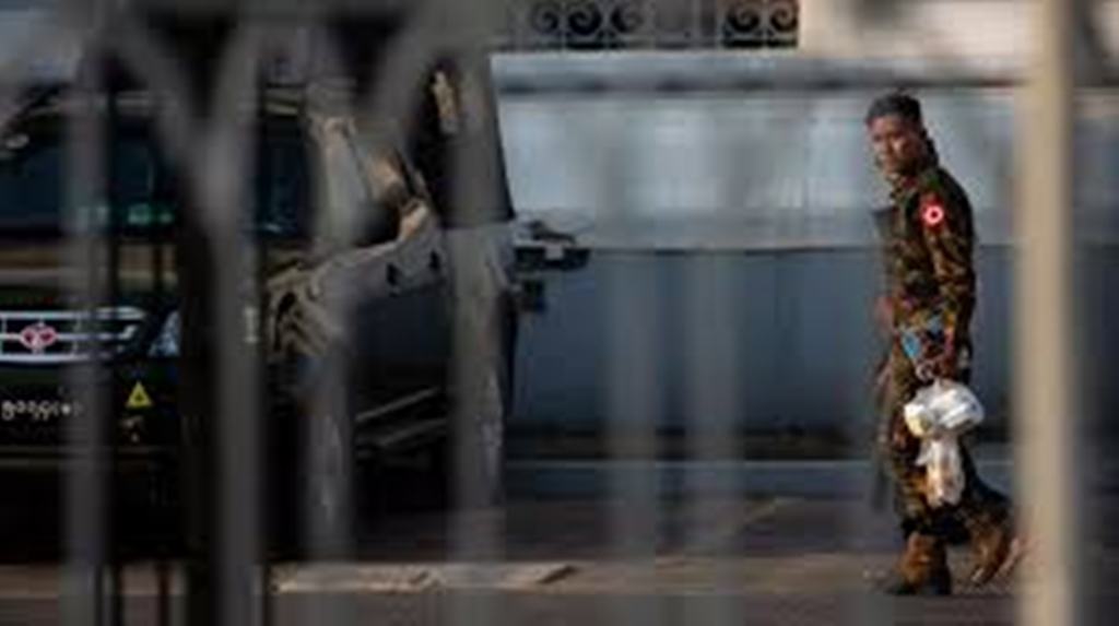 Birmanie : l'armée tient fermement le pays, le Conseil de sécurité de l'ONU va se réunir