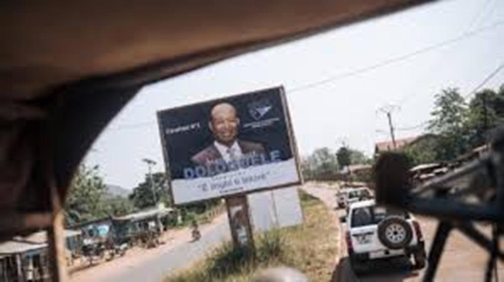 Centrafrique: le parti de l'opposant Dologuélé maintient sa participation aux Législatives