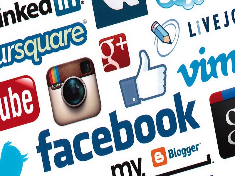 Régulation des réseaux sociaux ou musèlement de la liberté d'expression: les spécialistes s'expriment