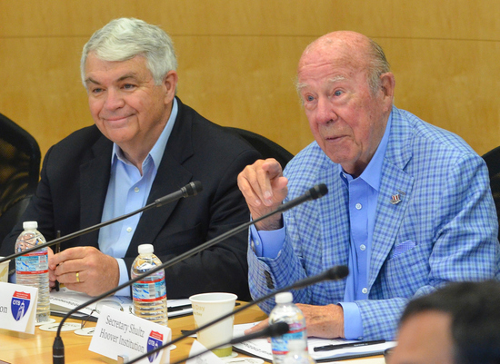 Décès de George Shultz, ex-secrétaire d'État de Reagan à la fin de la Guerre froide