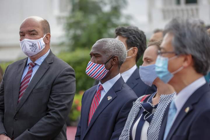 Sénégal : réception de 324.000 doses de vaccins de l'initiative Covax, les USA ont contribué à hauteur de 4 milliards de dollars