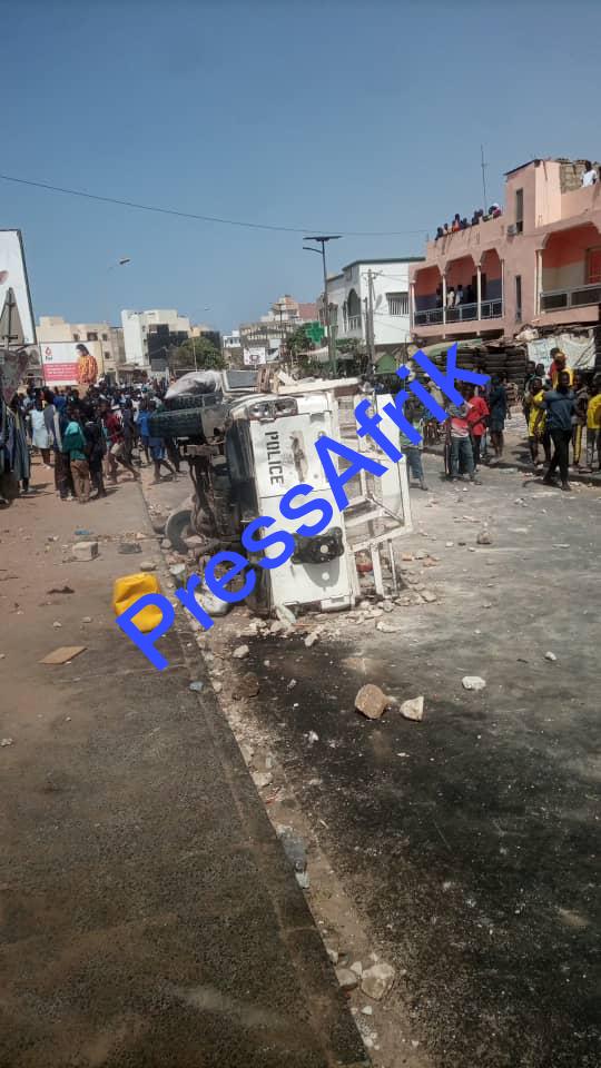 Manifestations contre l'arrestation de Sonko à Pikine & Guédiawaye : la scène de la guérilla en image 
