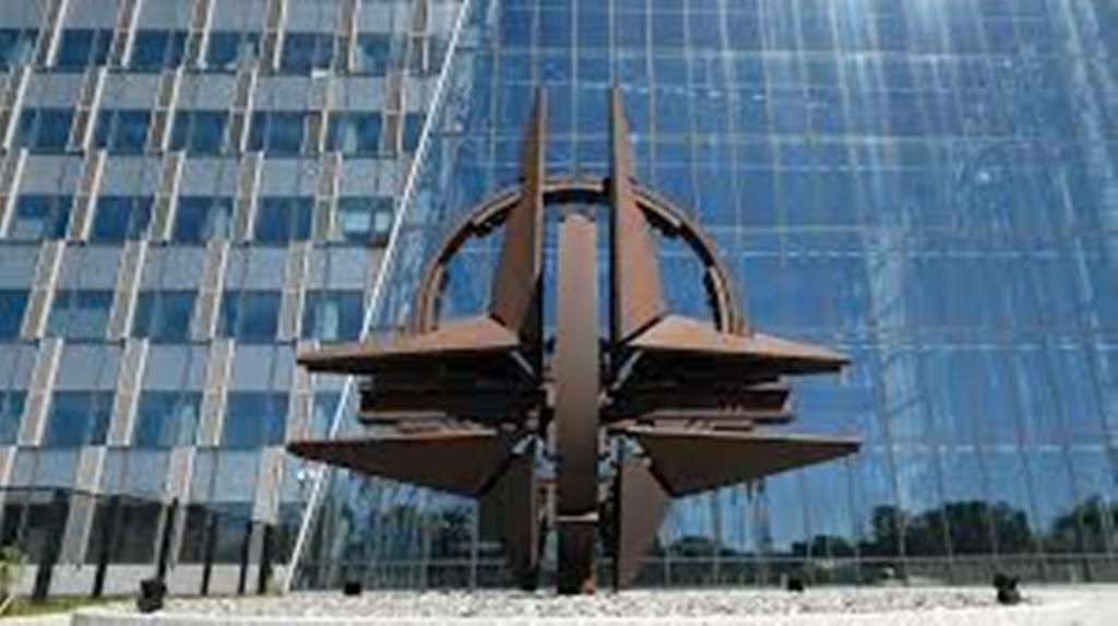 Antony Blinken se rend à Bruxelles ce mardi 23 mars. Le secrétaire d'État américain va participer à la réunion des ministres des Affaires étrangères de l'Otan. Pour l'universitaire et spécialiste de l'Otan, Guy Vinet, Joe Biden « ne va pas se désenga