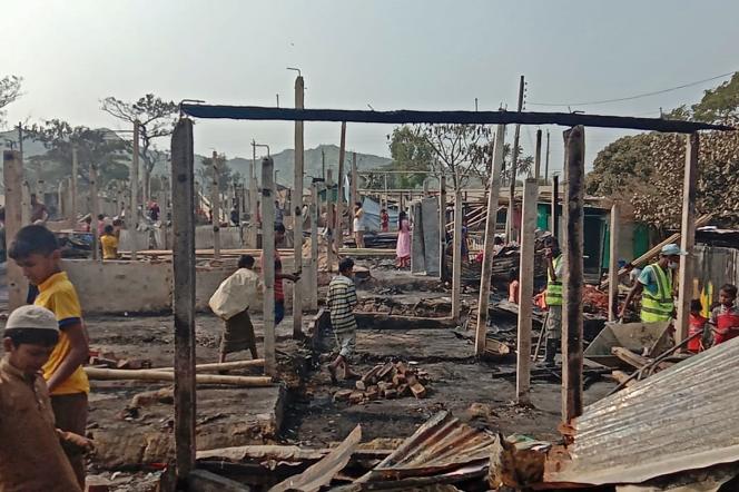Au Bangladesh, un camp de réfugiés Rohingya dévasté par un incendie mortel