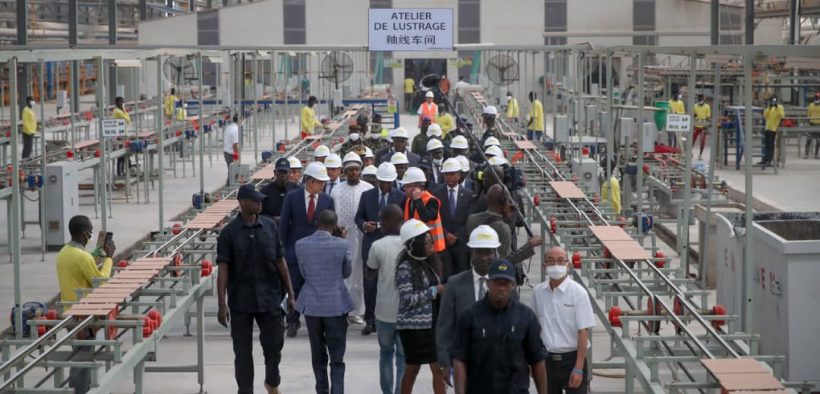 Usine Twyford Céramics: les travailleurs étalent leurs complaintes et exigent le respect de la législation du travail