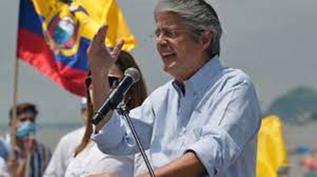 Présidentielle en Équateur: Guillermo Lasso se proclame président élu