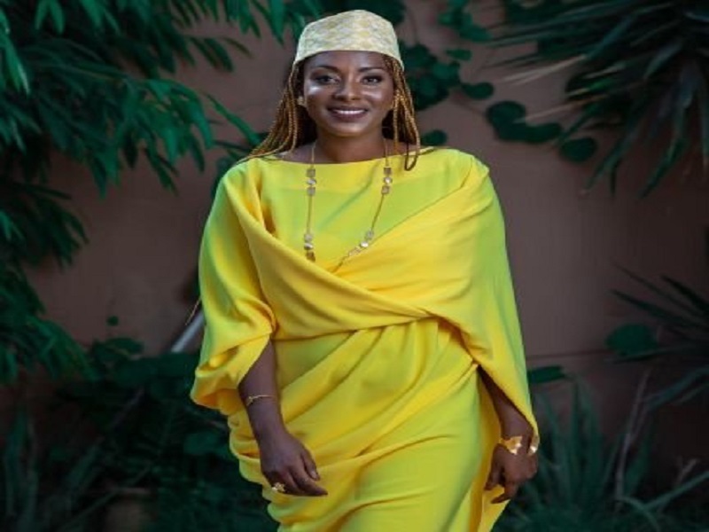 "Maitresse d’un homme marié" : Marième Dial s’exile en Côte d’Ivoire, signe avec une maison artistique et devient ambassadrice »