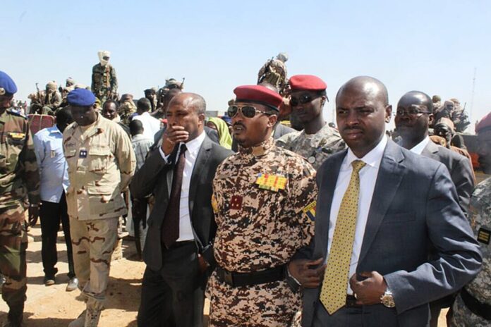 Tchad: un conseil militaire dirigé par son fils remplace le président Idriss Déby