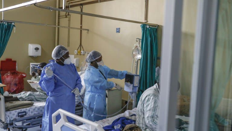Covid-19: l'Afrique du Sud devrait reprendre rapidement les injections de vaccin Johnson & Johnson