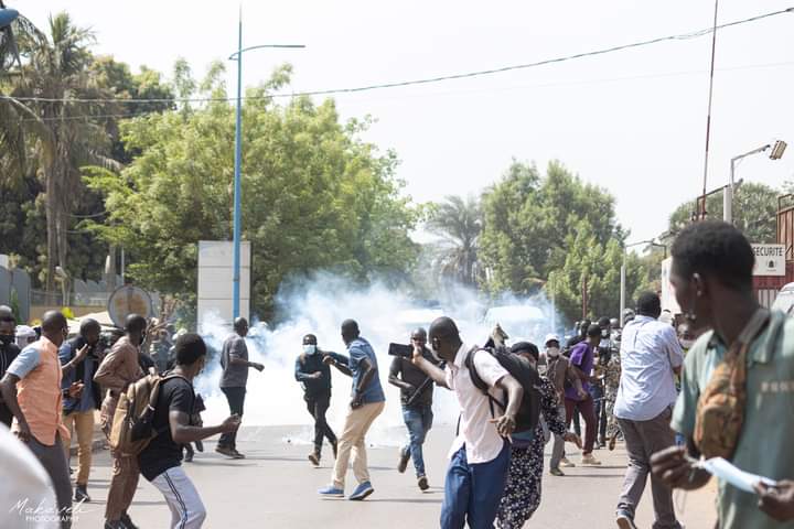 Bamako : des manifestants contre les coupures d’électricité dispersés à coup de lacrymogènes