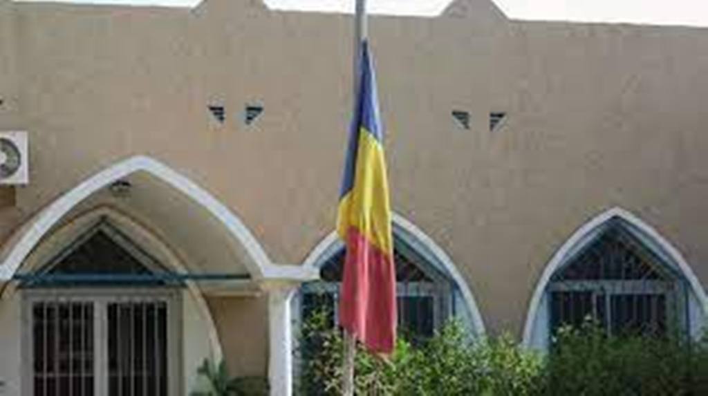 Tchad: la charte qui dessine la transition consacre les pleins pouvoirs pour le fils d’Idriss Déby