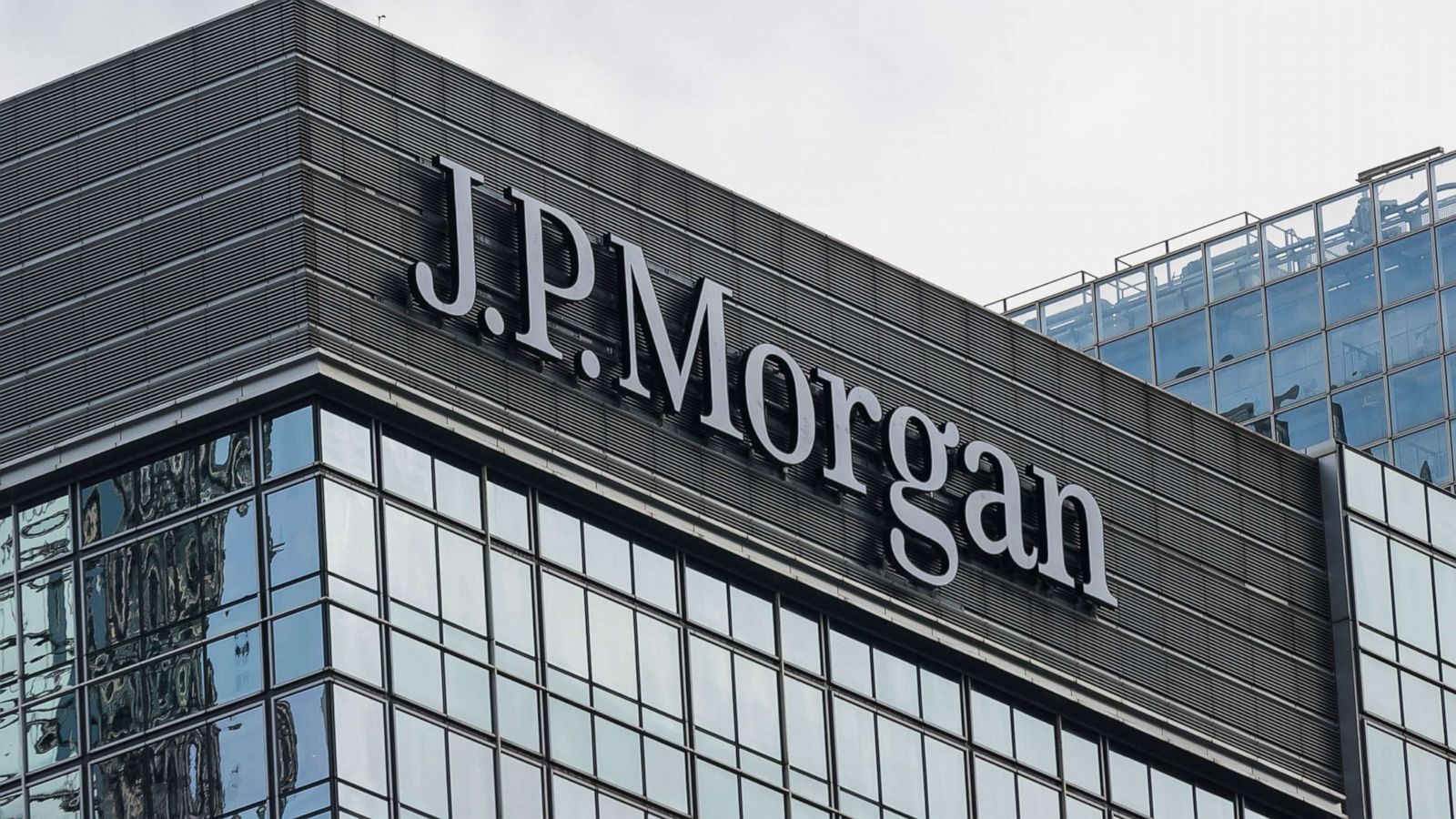 Super League: la banque JP Morgan reconnaît avoir "clairement mal évalué" le projet