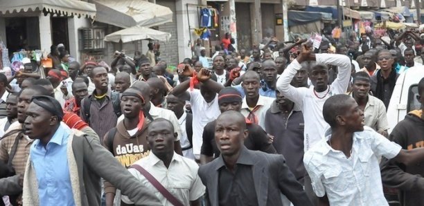 Privés de subvention municipale: les étudiants mbourois perturbent les cours dans toute la commune