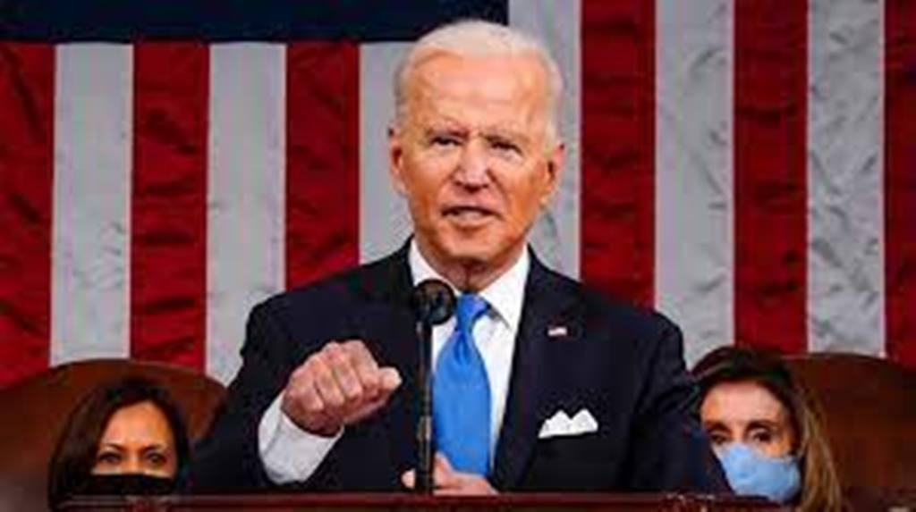 États-Unis: Joe Biden vante ses réussites lors de son premier grand discours au Congrès