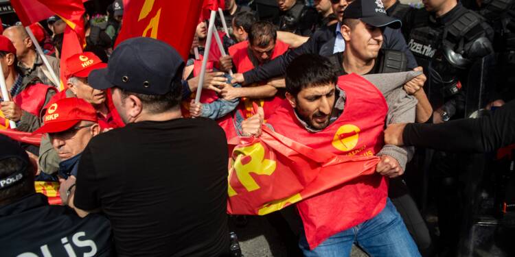 Turquie: la police d'Istanbul arrête des dizaines de manifestants du 1er mai