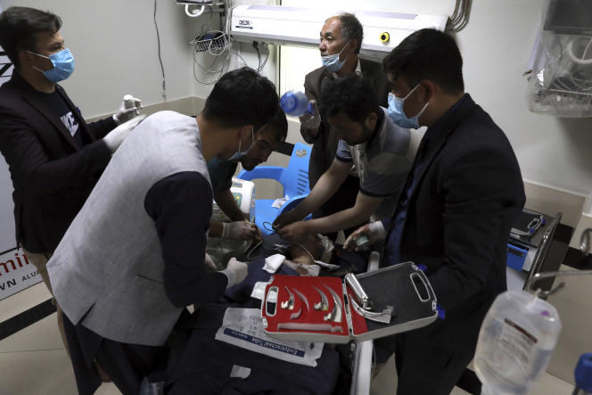 Des explosions font au moins 40 morts près d'une école à Kaboul