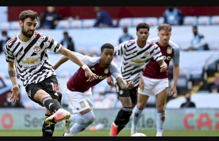 Manchester United renverse Aston Villa et retarde le titre de Manchester City