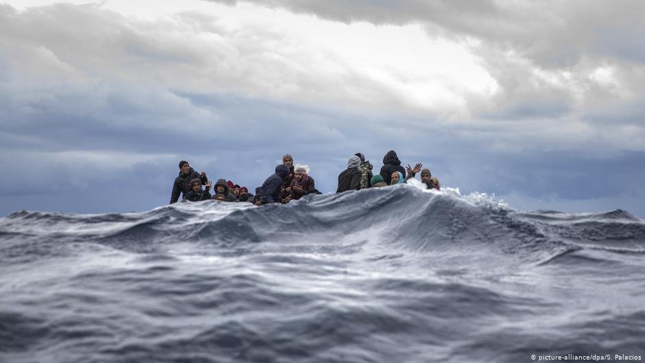 Une embarcation de migrants chavire au large de la Libye, plus de 20 morts présumés
