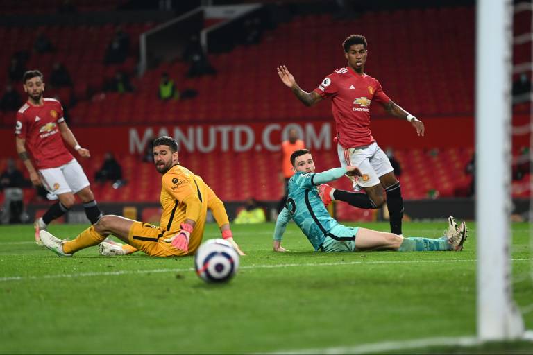 Liverpool bat Manchester United et croit encore à la C1