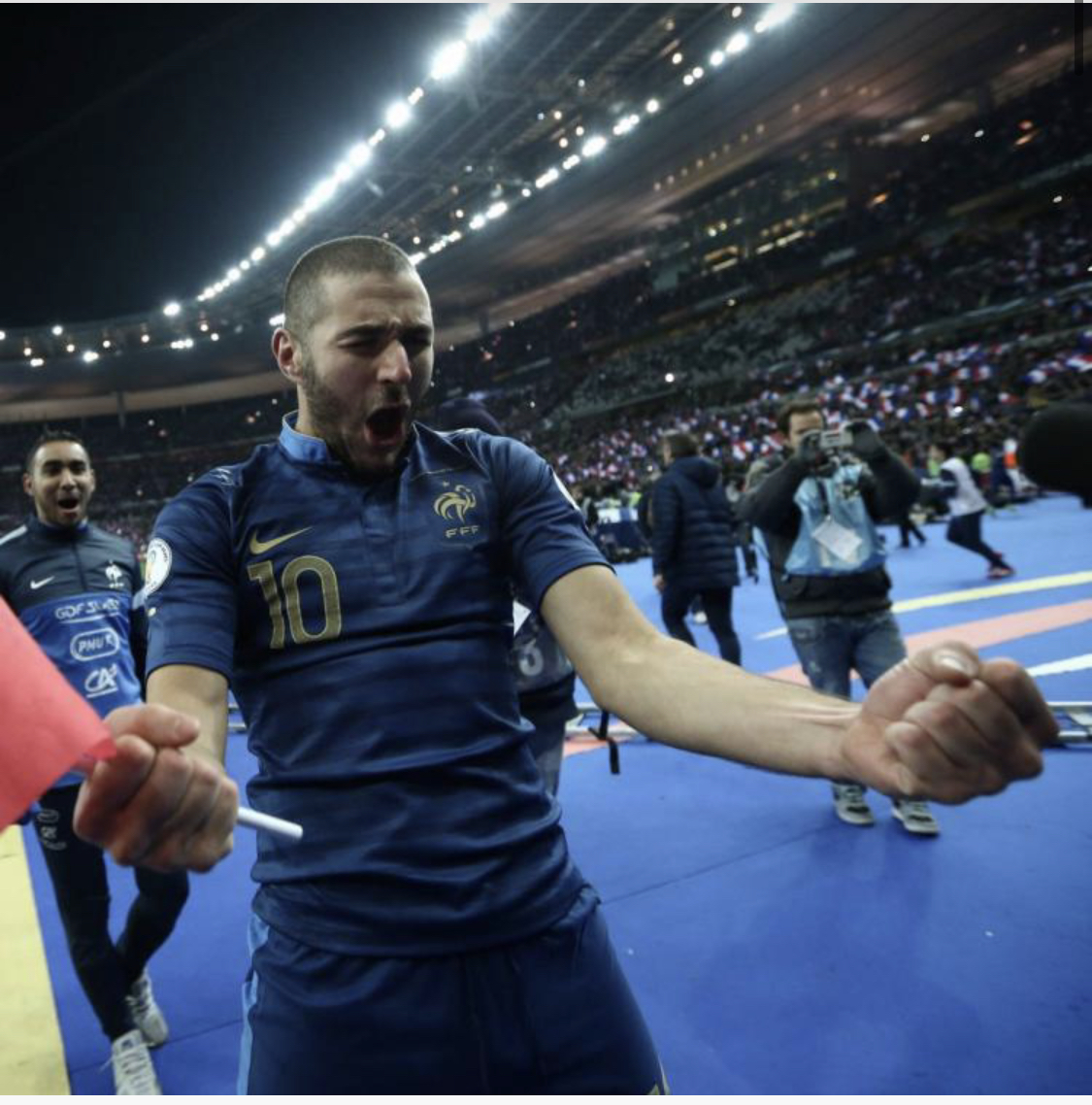 Le journal L’ÉQUIPE formel: Benzema sera bien dans la liste de Deschamps de ce mardi