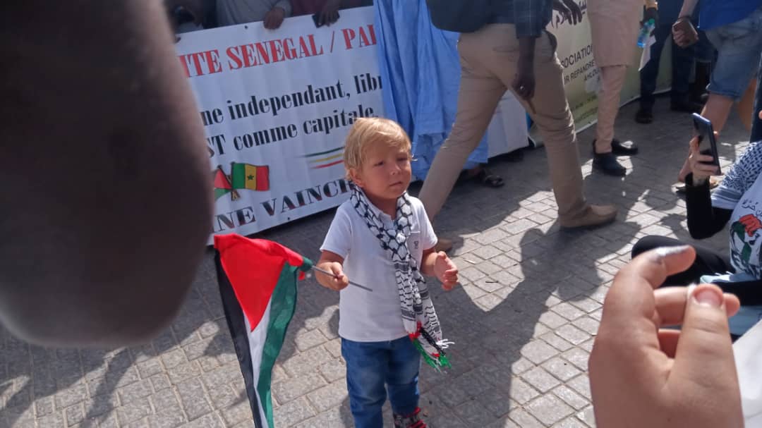 Dakar: Des centaines de personnes expriment leur soutien à la Palestine