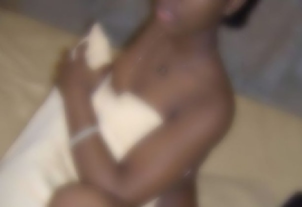 Par peur que ses images obscènes soient diffusées, M. Tine accepte les avances de S. Diouf sous la menace