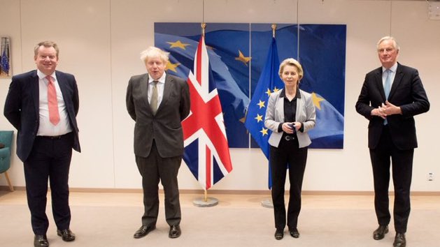 Ursula von der Leyen et Charles Michel avertissent Londres que «les deux côtés» devaient appliquer l'accord de Brexit