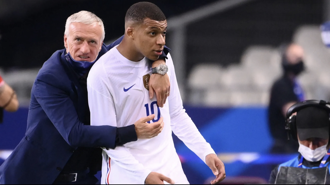 ​Equipe de France: pour Deschamps, "il n'y a aucun souci" entre Mbappé et Giroud