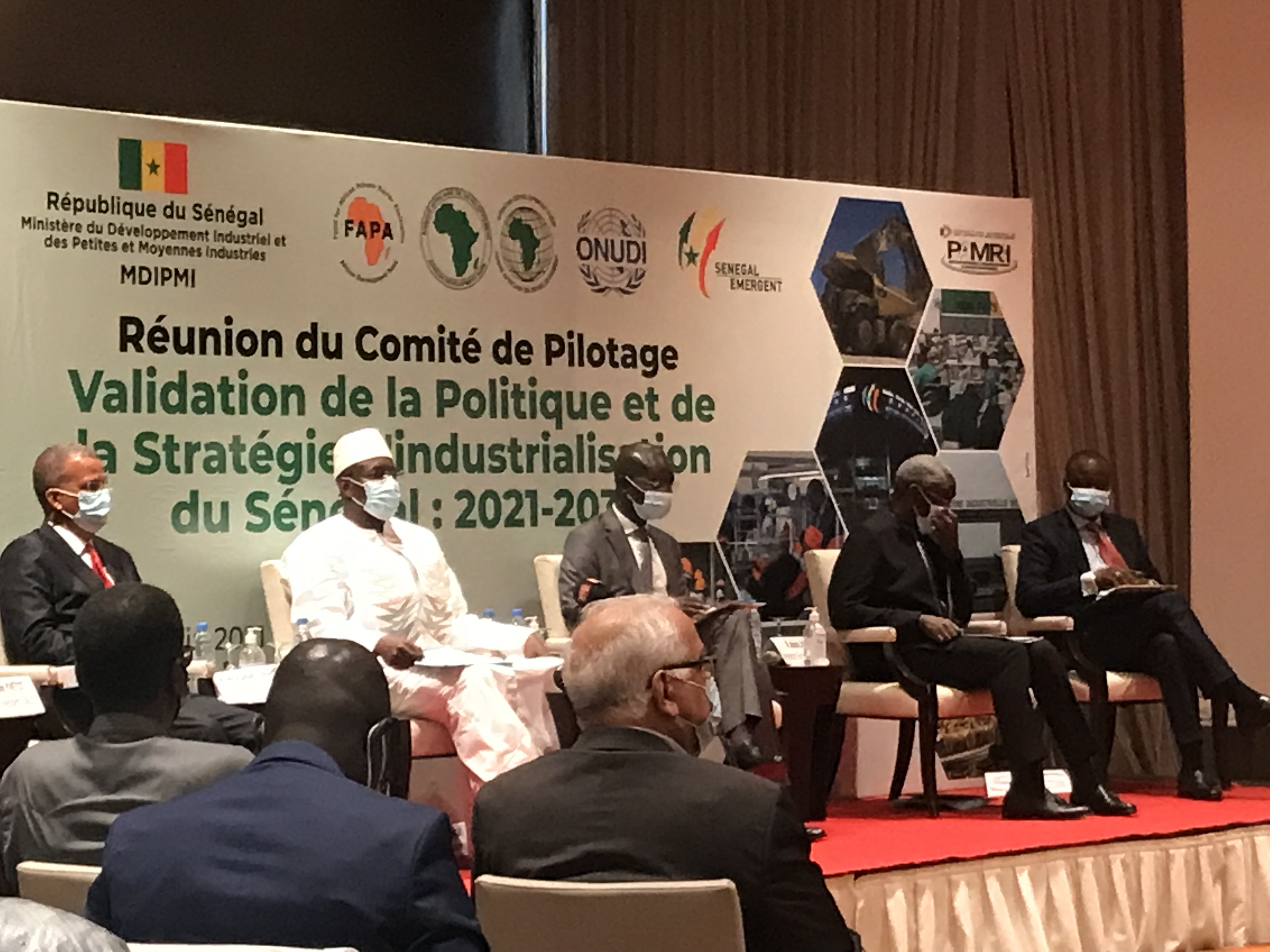 De nouvelles réformes et plus de 30 milles emplois pour les jeunes annoncés par le ministère des Industries 