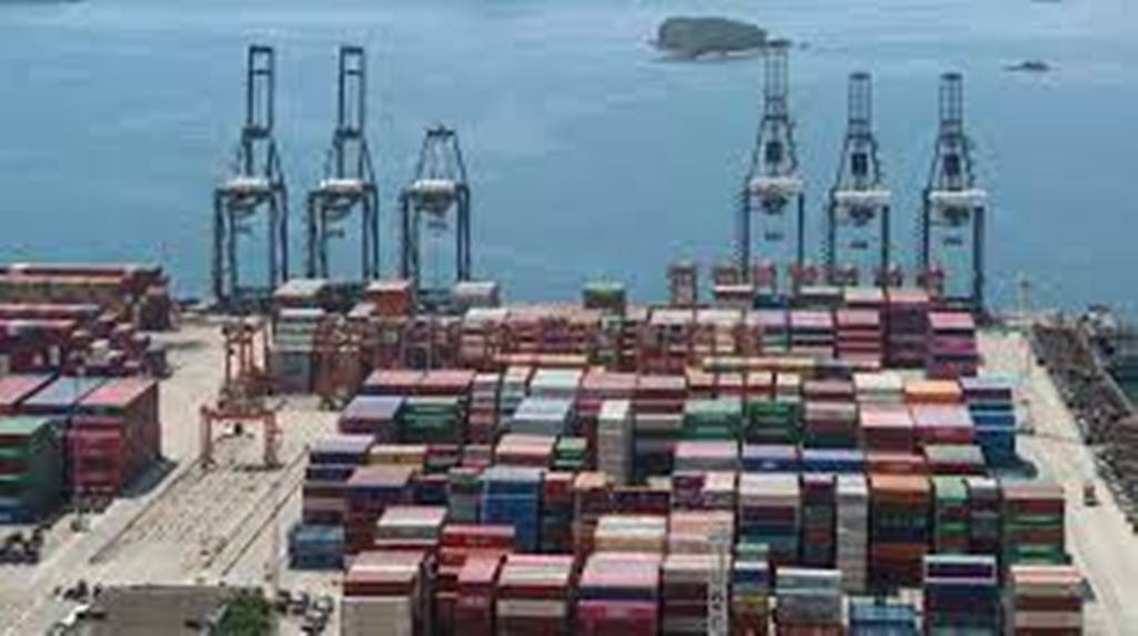 Commerce mondial: embouteillages dans les ports chinois