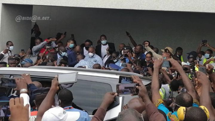 Abidjan: Laurent Gbagbo accueilli par des proches et une foule en liesse
