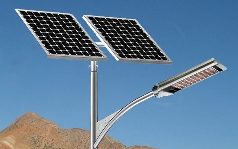 Sénégal : l’ANER implantera 115 000 lampadaires solaires supplémentaires à travers le pays