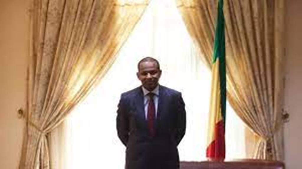 Présidentielle au Mali: l'ancien Premier ministre Boubou Cissé fait un pas vers la candidature