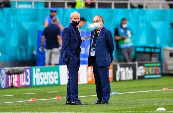 Equipe de France: Deschamps a "besoin de réfléchir" selon Le Graët, qui "apprécie" Zidane