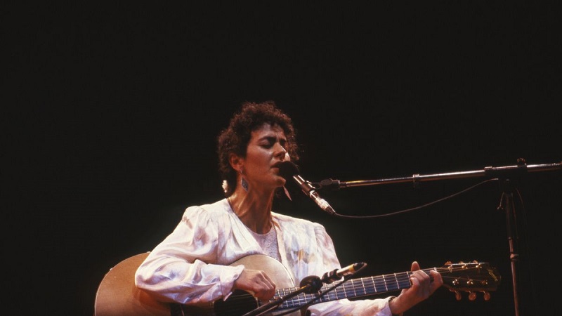 Décès de la chanteuse grecque Angelique Ionatos