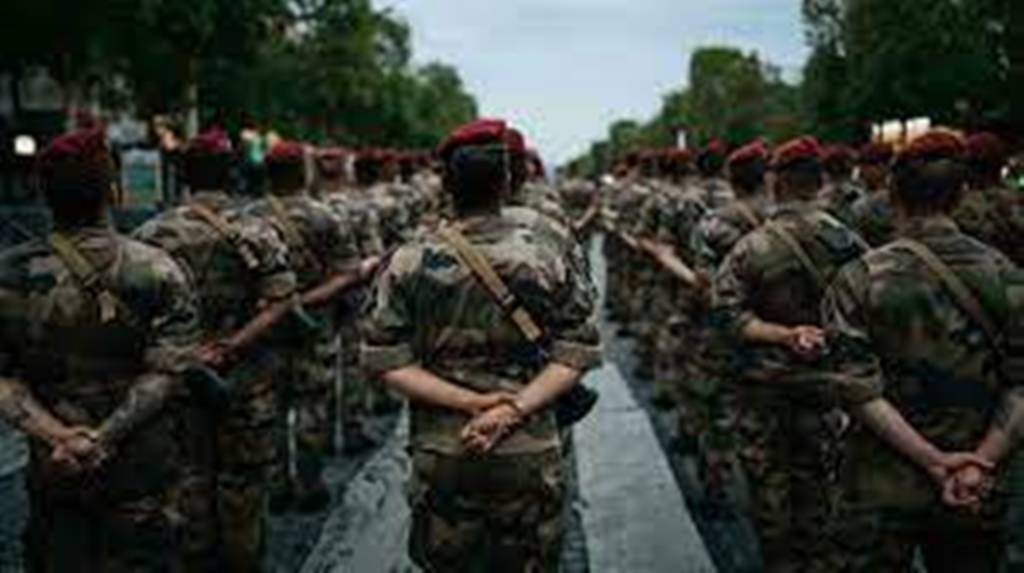 14-Juillet: un défilé parisien tourné vers l'avenir malgré le variant