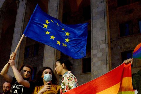 Droits des LGBT+: l'UE lance des procédures contre la Hongrie et la Pologne