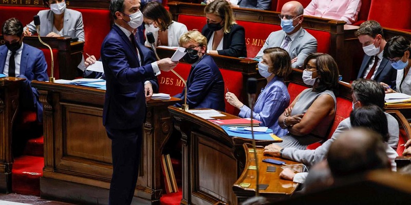 France: l'Assemblée nationale vote contre le pass sanitaire dans les hôpitaux et Ehpad