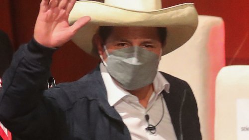 Pedro Castillo s'apprête à prendre la tête d'un Pérou polarisé et en pleine crise