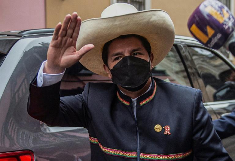 Pérou: Pedro Castillo a prêté serment comme nouveau président et promet un pays «sans corruption»