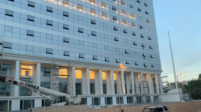   Au-delà des turbulences, la constitutionnalisation du principe de l’intelligibilité de la loi : à propos de la décision du conseil constitutionnel