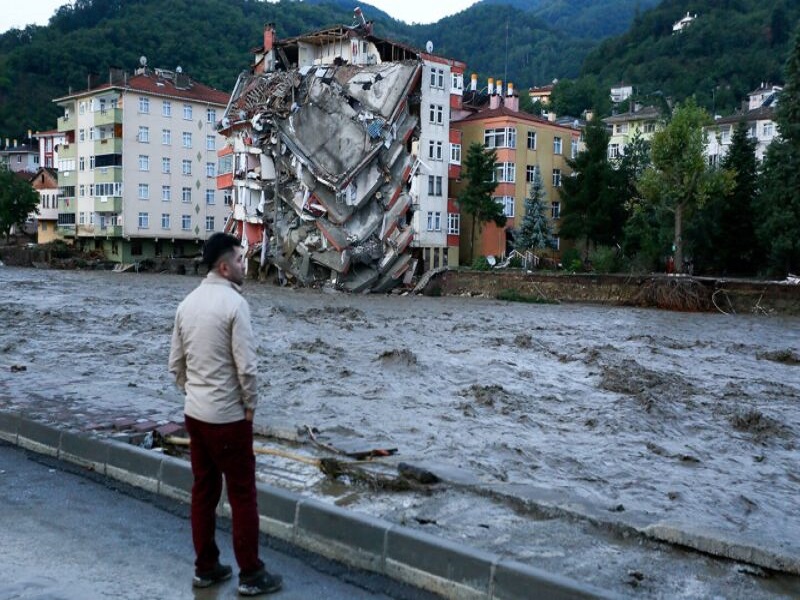 Graves inondations en Turquie: 27 morts (nouveau bilan officiel)