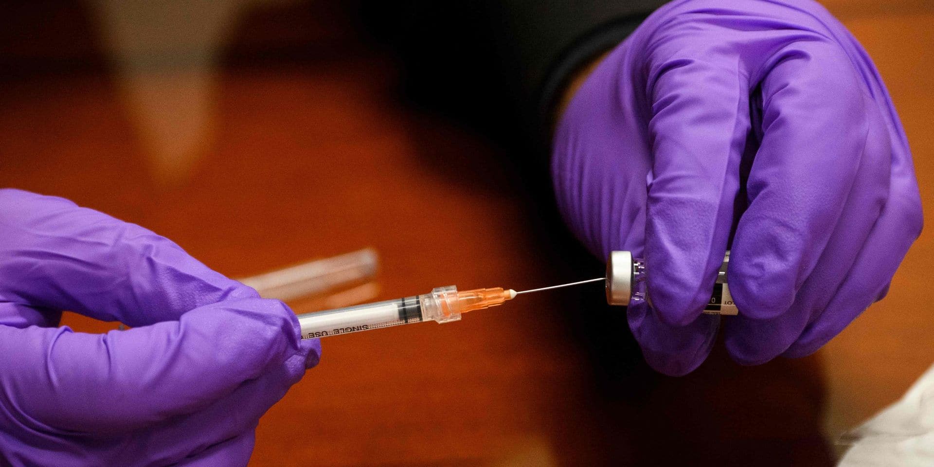 Covid-19: les États-Unis autorisent une 3e dose de vaccin pour les personnes immunodéprimées