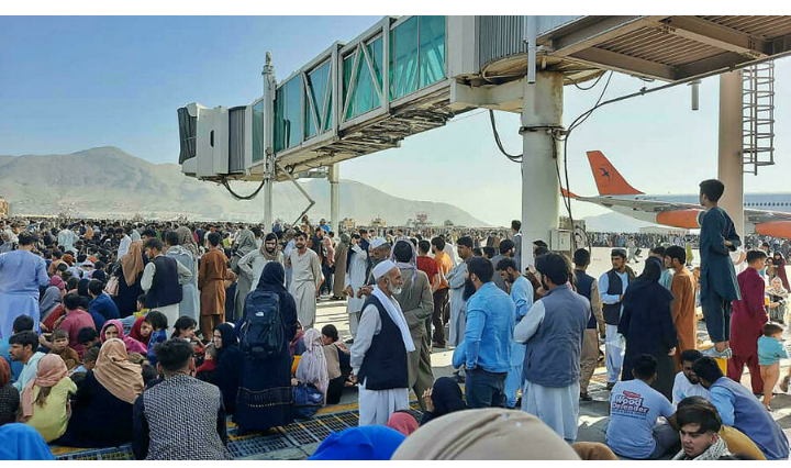 Afghanistan: chaos, confusion et panique à l'aéroport et dans Kaboul