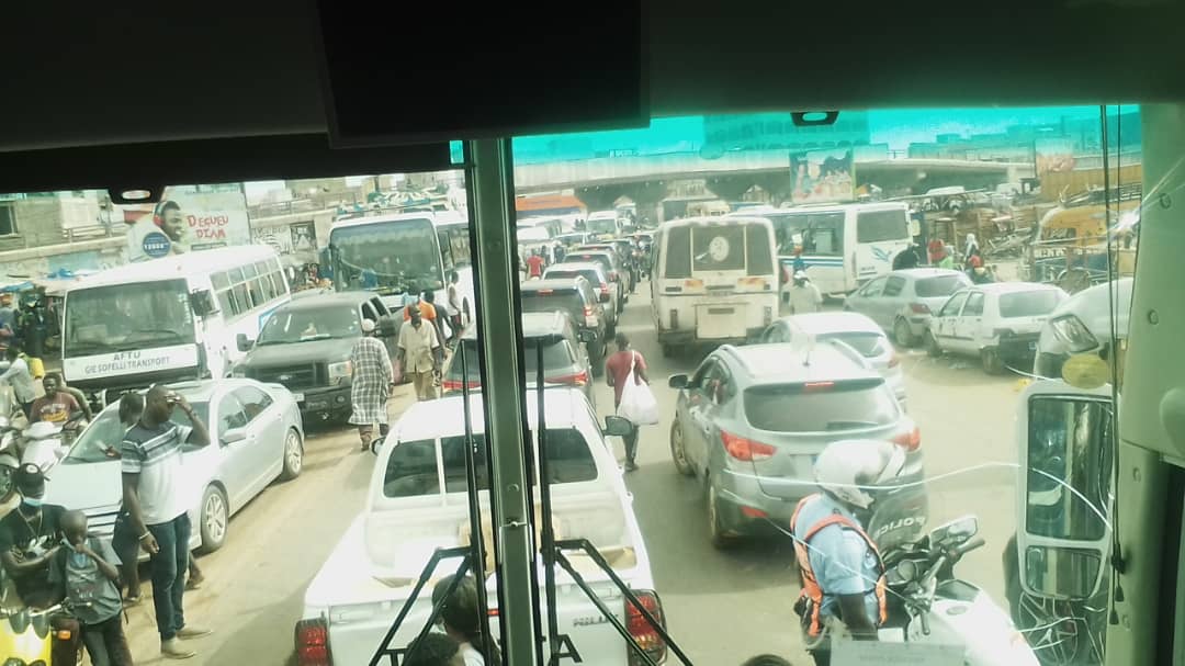 URGENT - Manifestions sur l’Autoroute à péage: le cortège du ministre de l’Intérieur bloqué