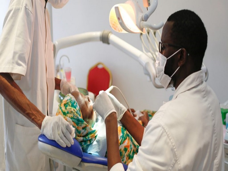 Covid-19 : les recommandations du Pr Pape Ibrahima Ngom, spécialiste en chirurgie dentaire