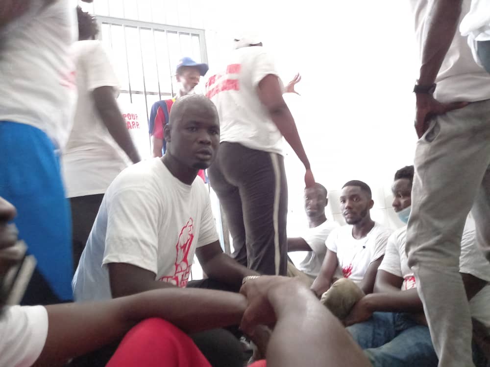 Marche silencieuse pour réclamer justice pour Samba Sarr: plusieurs manifestants dont les enfants du défunt arrêtés par la police